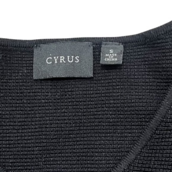 NEW Cyrus Black Women’s Sweater Size Small Ragland Sleeves Cropped Relaxed Fit - Picture 6 of 12